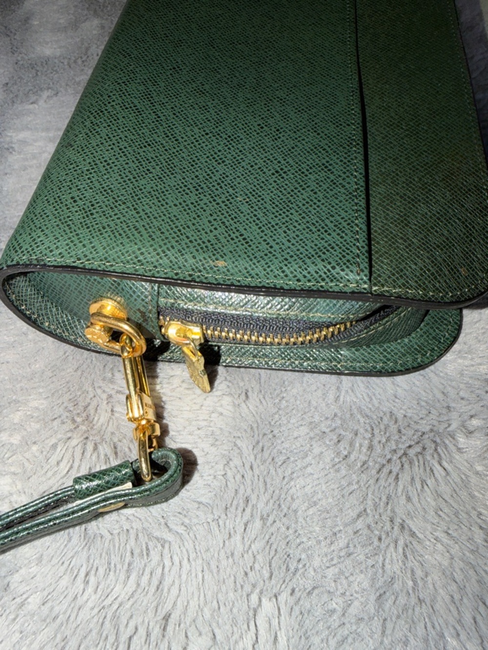 Louis Vuitton Forest Green Leather Wallet with Gold Logo - Picture 2 of 6